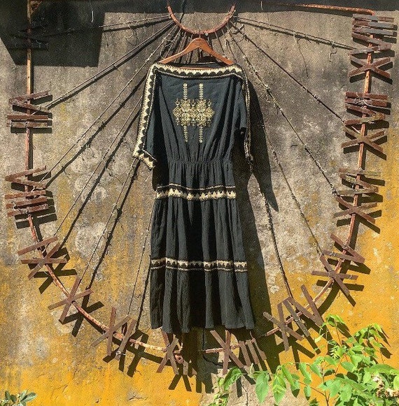 1970s bohemian embroidered dress