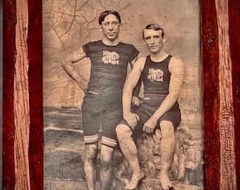 Fantastic original tin type photograph of two male friends in beautiful Antique frame