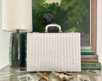 Vintage 1960s large 15” x 11” x 3” white basketweave briefcase style top handle purse or weekender bag, amazing!