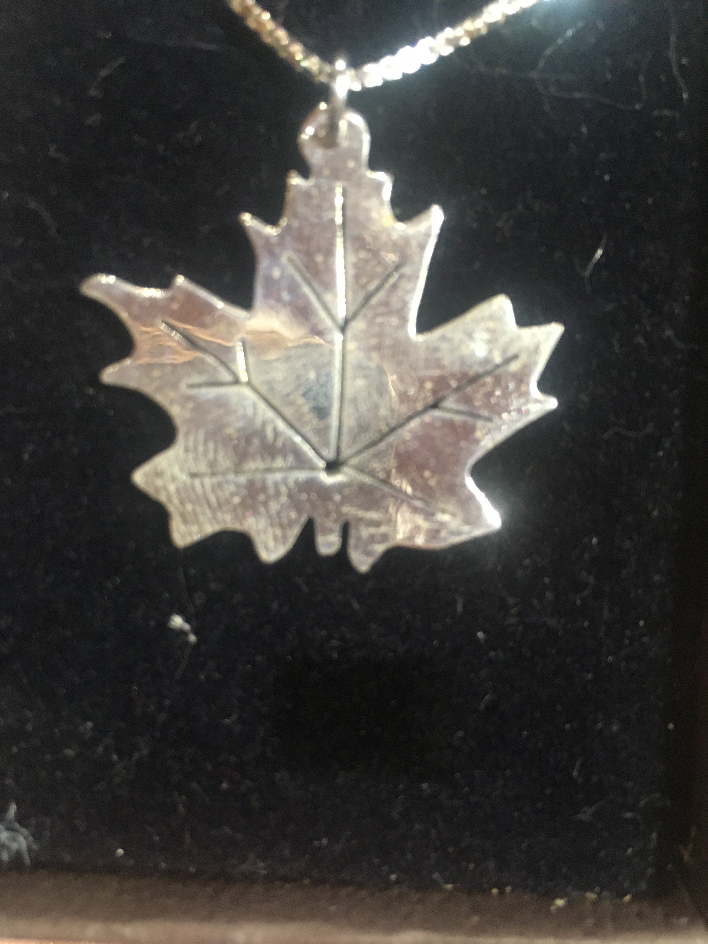 Maple Leaf Necklace W Sterling Silver 18 Chain With Magnets Maple Leaf Necklace W Sterling Silver 18 Chain With Magnets