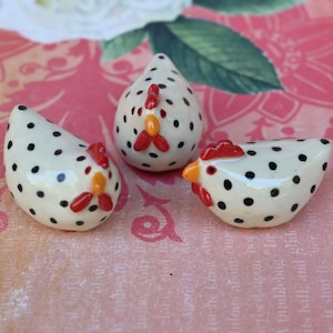 Ceramic chicken figurine. Ceramic chicken. Miniature polka dot chicken sculpture. Hand sculpted hand painted chicken. Terrarium figurine.