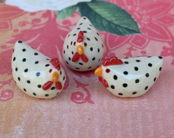 Ceramic chicken figurine. Ceramic chicken. Miniature polka dot chicken sculpture. Hand sculpted hand painted chicken. Terrarium figurine.