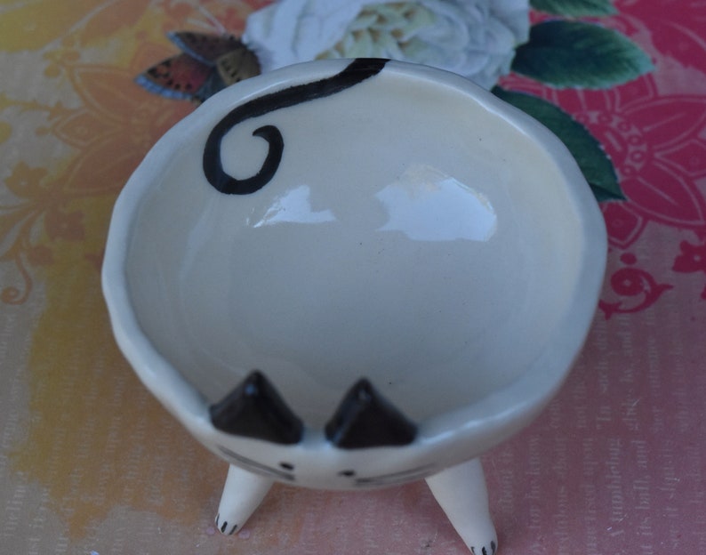 Small cat bowl Hand painted Siamese cat bowl Hand painted cat dish Siamese cat bowl Cat bowl Pet dish Cat ring holder bowl