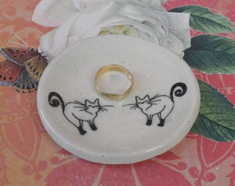 Cat ring holder. Tea bag holder. Teaspoon rest. Kitties ring holder. Trinket dish with cats. Tea bag rest. Chopstick rest. Pill holder.