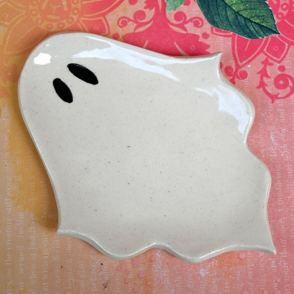 Ghost spoon rest. Spooky soap holder. Ring holder. Tea bag rest. Halloween decoration. Trinket dish. Spooky tea light holder. Teaspoon rest