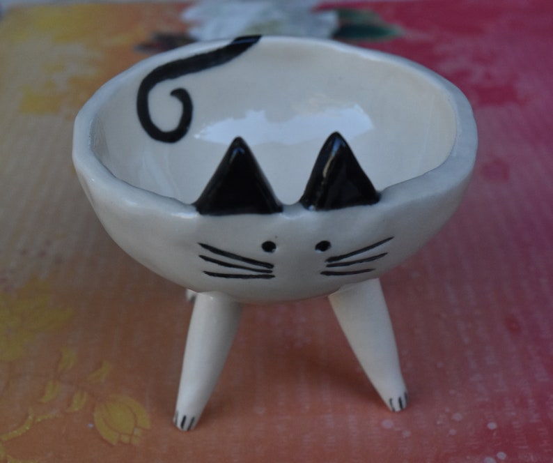 Small cat bowl Hand painted Siamese cat bowl Hand painted cat dish Siamese cat bowl Cat bowl Pet dish Cat ring holder bowl