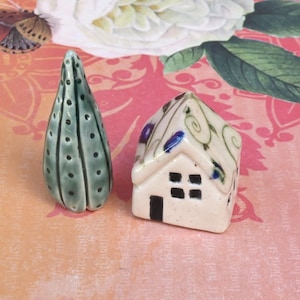 Ceramic miniature house. Set of house and tree. Terrarium figurine. Teeny tiny ceramic house. Housewarming gift. Pottery homes