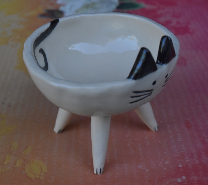 Small cat bowl Hand painted Siamese cat bowl Hand painted cat dish Siamese cat bowl Cat bowl Pet dish Cat ring holder bowl