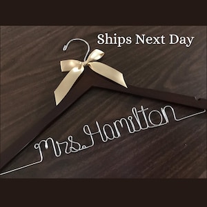 Personalized Name Hanger, Bridal Hanger, Wedding Name Hanger, Custom Wedding Hanger, Dress Hanger, Wedding Gifts, Wedding dress hanger