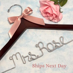 Bridal hanger, Mrs. Hanger, Wedding hanger, Bride photos, bridal, Wedding gift, Bridesmaid gift, custom hanger, bride hanger,