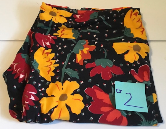 Lularoe Tall and Curvy Leggings Floral Print Fits Pant Size 10 to 22 