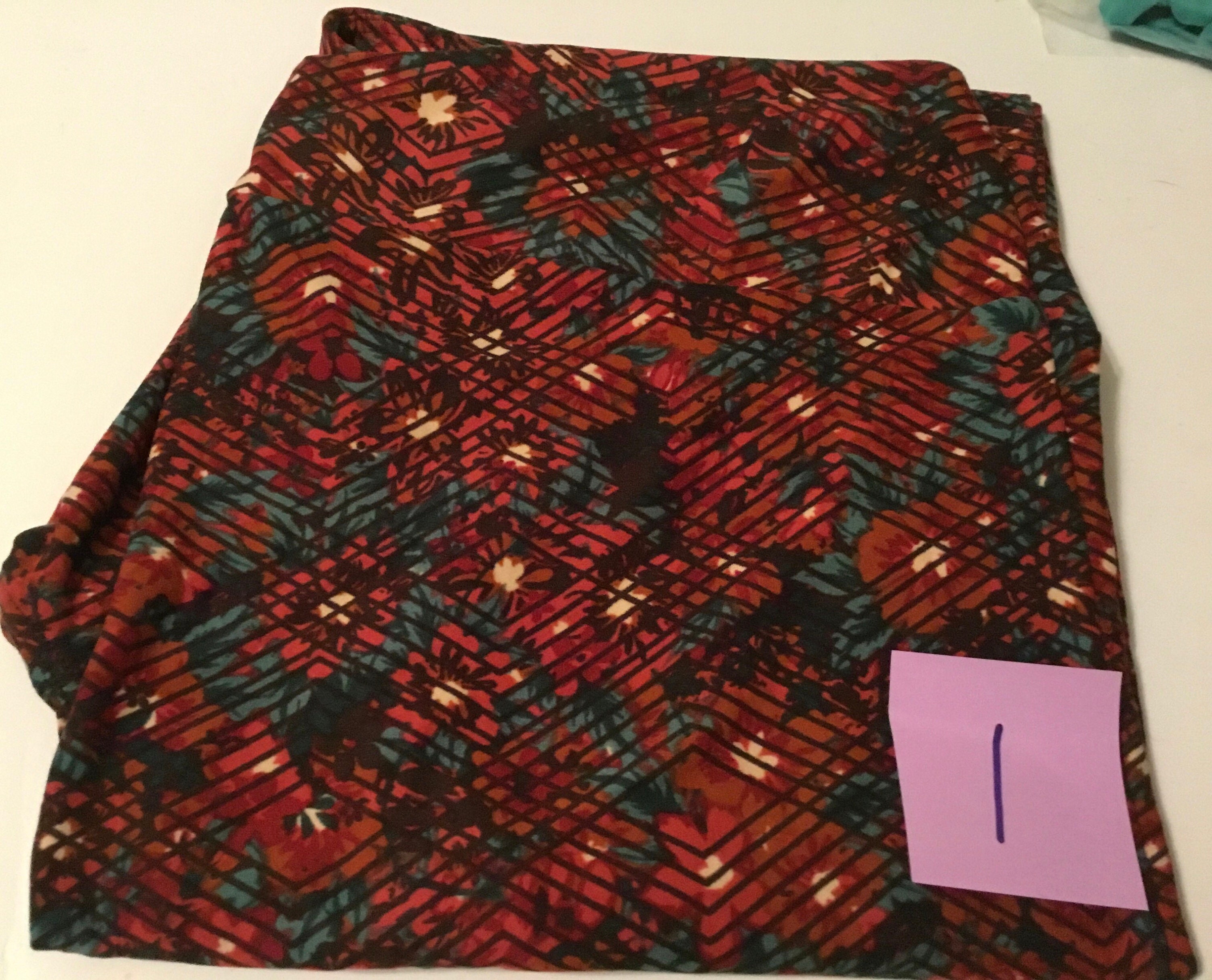 Lularoe Tall and Curvy Leggings 4th of July Print Fits Pant Size 10-22 