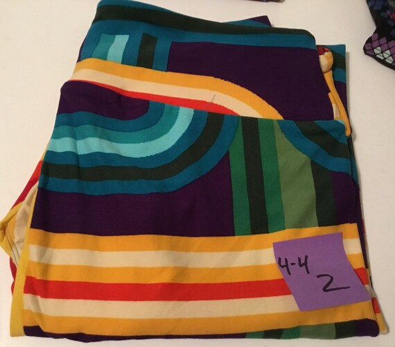 Lularoe Tall and Curvy Leggings Graphic Print Fits Pant Size 10 to 22 