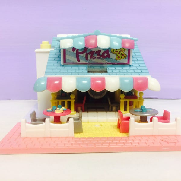 Vintage Polly Pocket, Polly Pocket Pizzeria, Polly's Pizza Place, Pollyville, 1993 Bluebird Toys, Cute 1990s Girl Toys, Light Up Restaurant