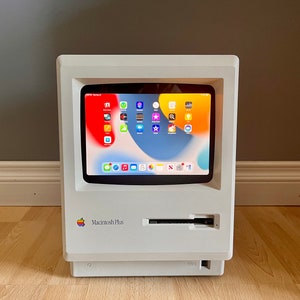 Apple Macintosh Retrofitted with an iPad Mini A Touchscreen Mac image 1