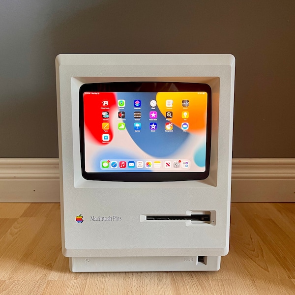 Apple Macintosh Retrofitted with an iPad Mini - A Touchscreen Mac