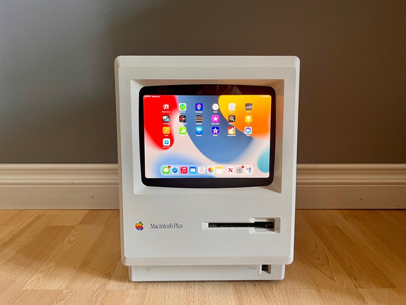 Apple Macintosh Retrofitted with an iPad Mini A Touchscreen Mac image 1