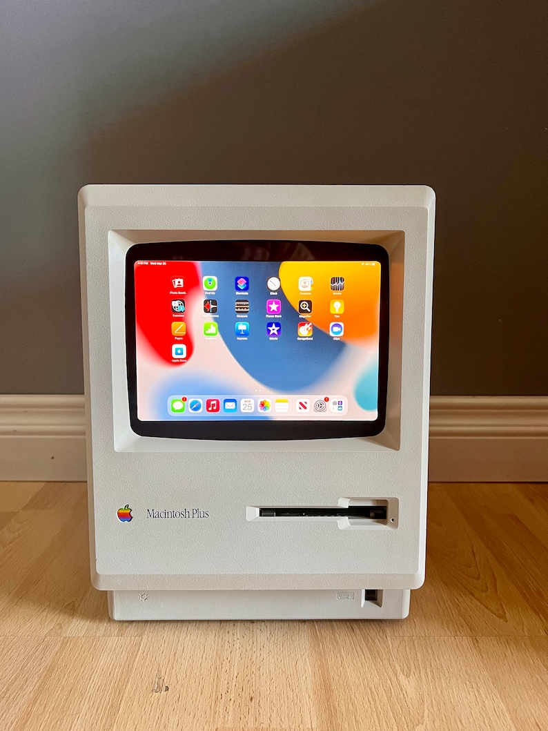 Apple Macintosh Retrofitted with an iPad Mini A Touchscreen Mac image 5