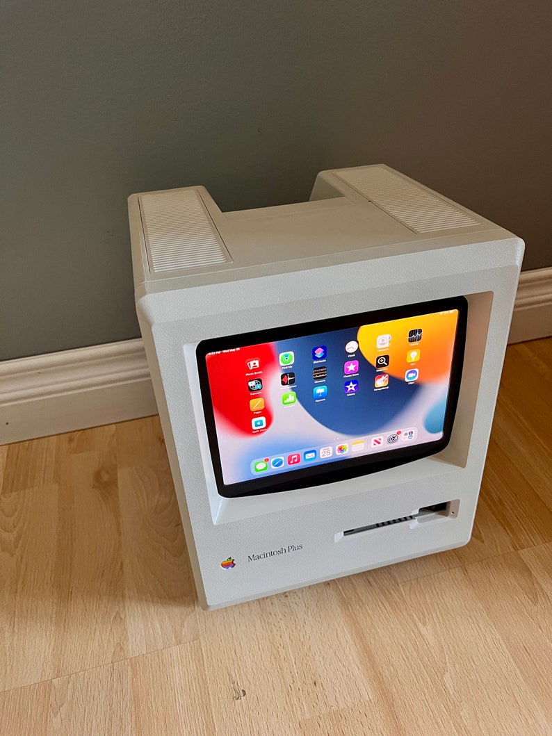 Apple Macintosh Retrofitted with an iPad Mini A Touchscreen Mac image 3