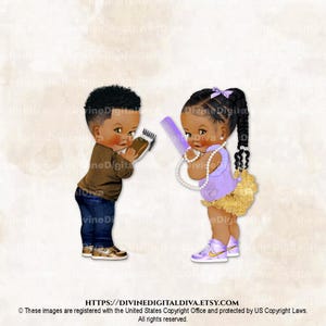 Puede incluir: Ilustración de dos niños de dibujos animados, un niño con una cortadora de pelo y una niña con un peine. El niño lleva una camisa marrón, vaqueros azules y zapatillas doradas. La niña lleva un vestido morado, una falda dorada y zapatillas moradas. Texto abajo: HTTPS://DIVINEDIGITALDIVA.ETSY.COM