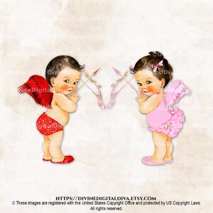 Pode incluir: Ilustração vintage de duas figuras de querubins, uma em vermelho e outra em rosa, cada uma com asas e segurando arcos e flechas. A imagem tem uma aparência suave e envelhecida, com texto na parte inferior.