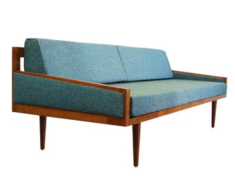 Mid Century Modern Alder Wood Daybed Sofa: Stain Repellent Fabric