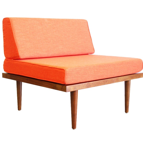 Sillón moderno de mediados de siglo: madera de nogal, tela antimanchas