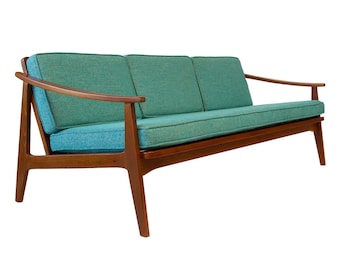 Mid Century Modern Seating Casara Modern Raymore Sofa