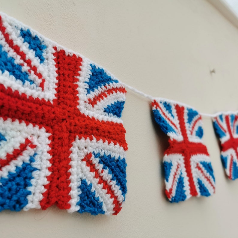 Union Jack garland -  Great Britain flag bunting - quick and easy crochet pattern pdf tutorial 