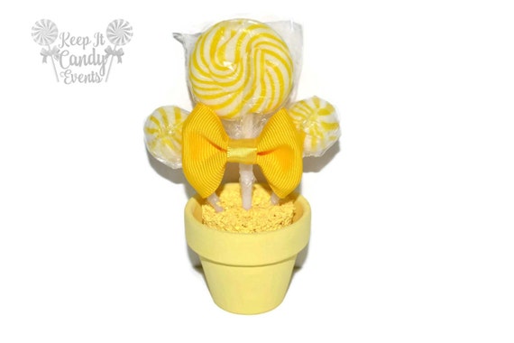 Mini Yellow Lollipop Arrangement, Lollipop Favor, Edible Favor, Candy Favor, Wedding Favor, Baby Shower Favor, Party Favor, Yellow Theme Il_570xn