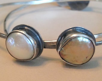 Handgemachter Sterling Silber Armreif: Creme Münze Perle Schmuck