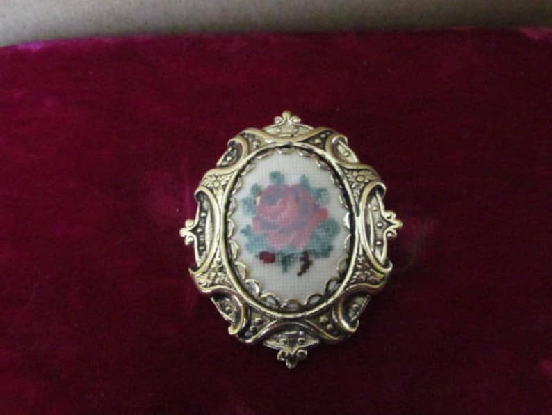 Vintage Brooch Victorian Look Brooch Collectible Jewelry Ribbon Scroll Design Red Rose Oval