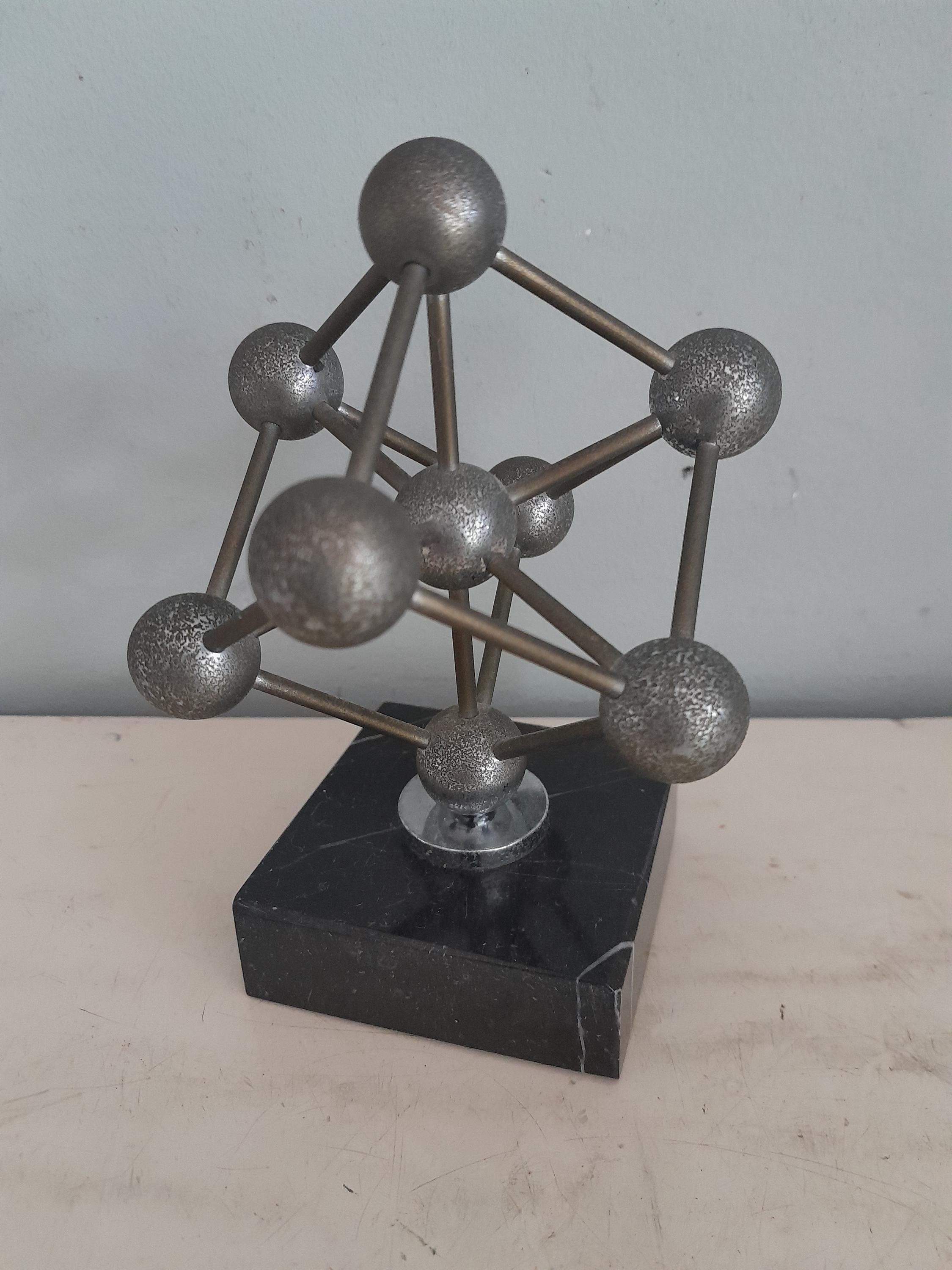 スペースエイジ　ミッドセンチュリー アトミウム彫刻ブリュッセル 1958年製 Atomium sculpture - Etsy 日本