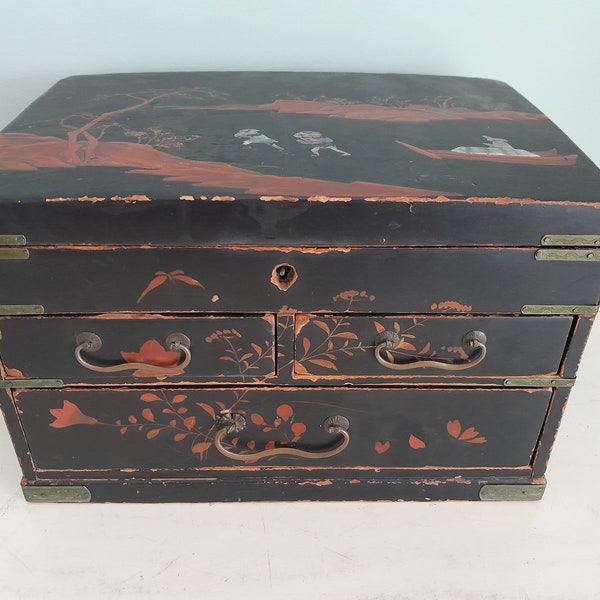 Vintage Japanese lacquer jewelery box - jewelery box wood