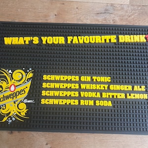 corredor de bar vintage Schweppes - caucho negro - ginebra whisky ron vodka