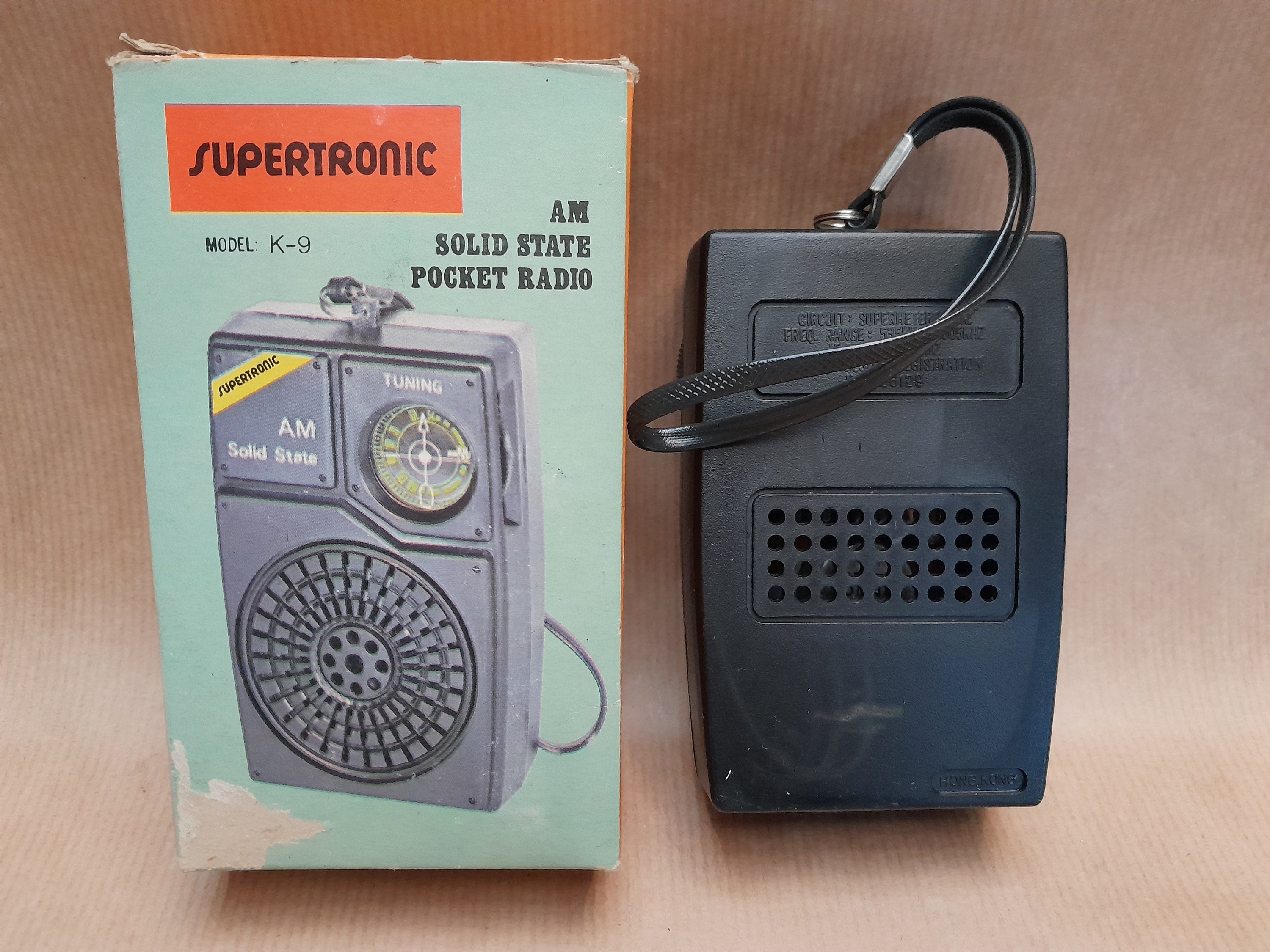 193年classic ラジオクラシックカー　SOLID　STATE Vintage Supertronic K-9 AM Solid State Pocket Radio - Hong