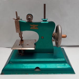 Vintage Casige leksakssymaskin – Brittisk zon, 1950-talet - Tysk järnsymaskin för barn