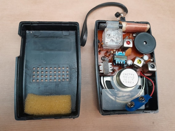 Vintage Supertronic K-9 AM Solid State Pocket Radio - Hong