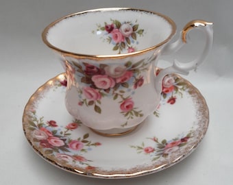 Royal Albert Cottage Garden teacup and saucer - Bone China England