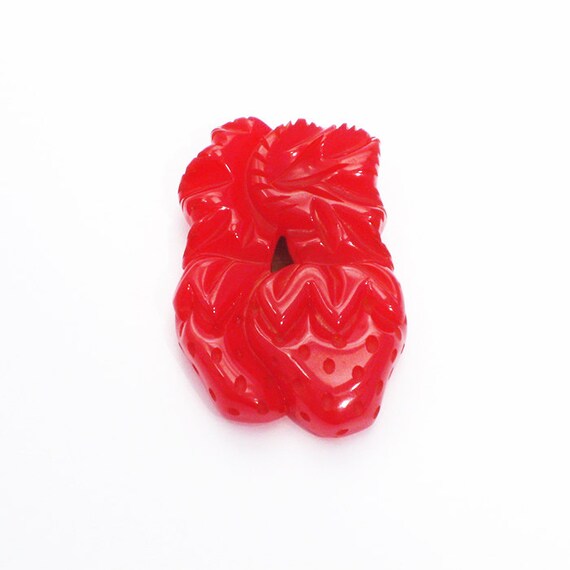 Bakelite Strawberry Clip, 1930s, USA // 1930s Vint