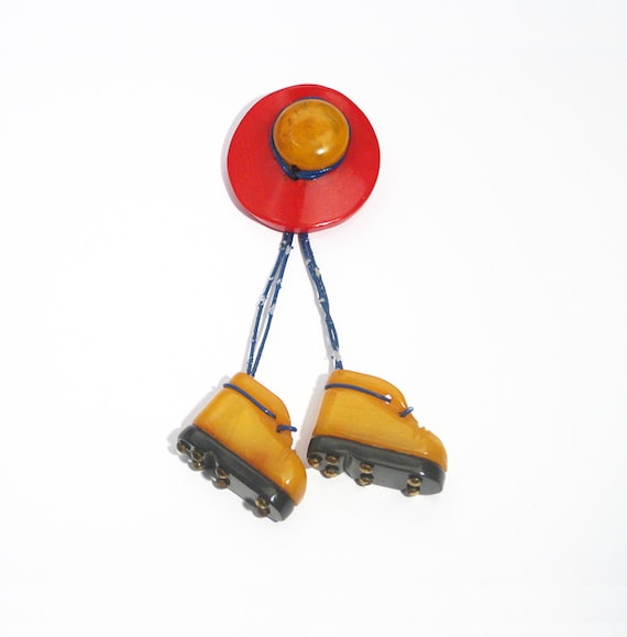 Hat and Walking Boots Brooch, 1930s, USA // Machi