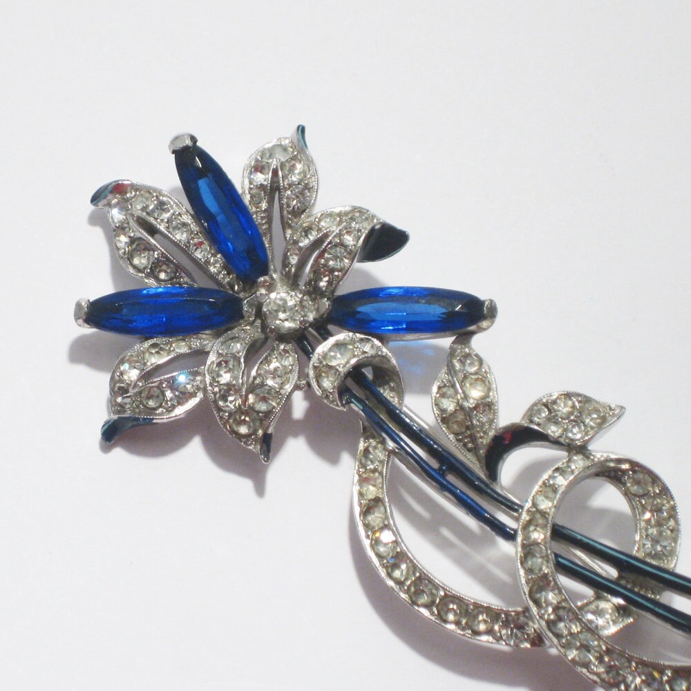 Enameled Flower Pin/trifari, 1930s, USA // Retro Brooch - Etsy