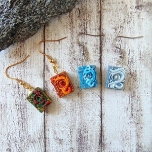 Elementare Zauberbuch Ohrringe - Fimo Fantasie Schmuck mit Kristall Elementen