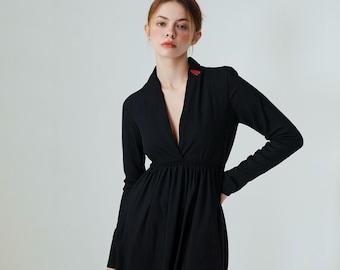 Long Sleeve Grecian Goddess Pocket Dress - Solid Black With Rose Size Small