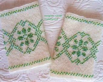 Arm Warmers Pulswärmer with glass beads fingerless ... also as a good gift idea ...