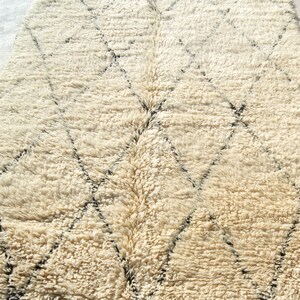 Vintage BENI OURAIN Diamond Lozenge Linear Tasseled Moroccan Rug Mid Cen'tury Contemporary Modern LIoyd Wright Eames Le Corbusier 6' 4 x 11'