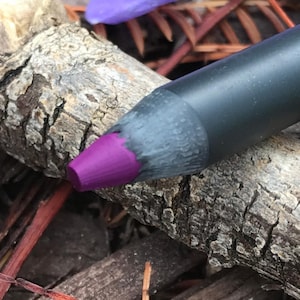 PURPLE PEOPLE EATER - volledig natuurlijke lipliner of eyeliner - veganistisch vriendelijk