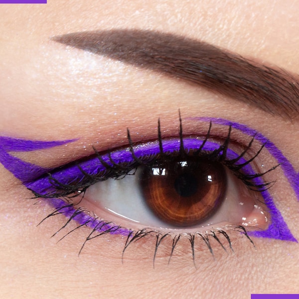 GRAPE Matte Cake Eyeliner avec pinceau applicateur - Eyeliner activé à l'eau - Vegan Friendly, Cruelty Free