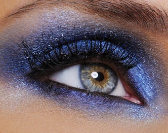 Dúo de sombras de ojos minerales COBALT: ¡Consigue este look! Maquillaje de ojos y delineador totalmente natural y vegano.