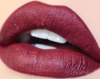 Labial rojo Cleopatra totalmente natural: vegano, libre de crueldad animal, hidratante para los labios.